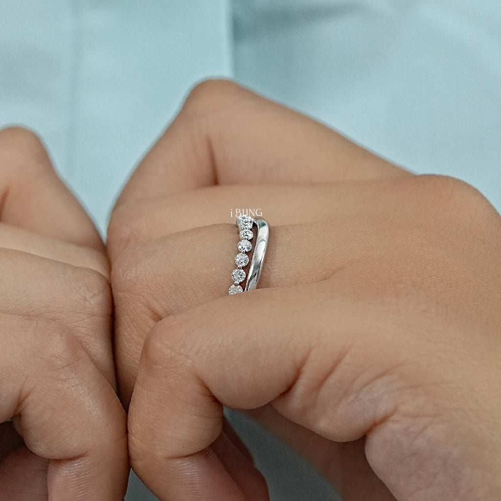 Double Row Wave Round Diamond Band
