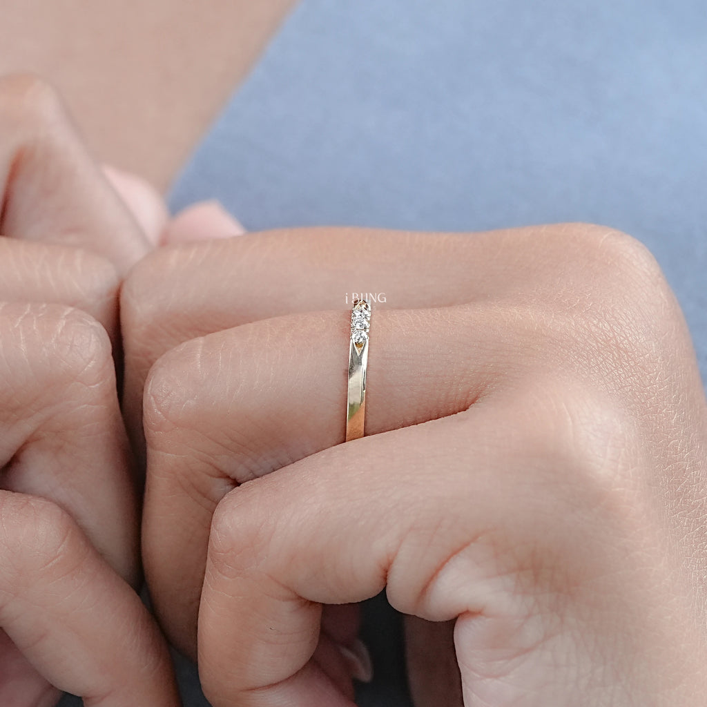 Round Cut Lab Diamond Distance Band