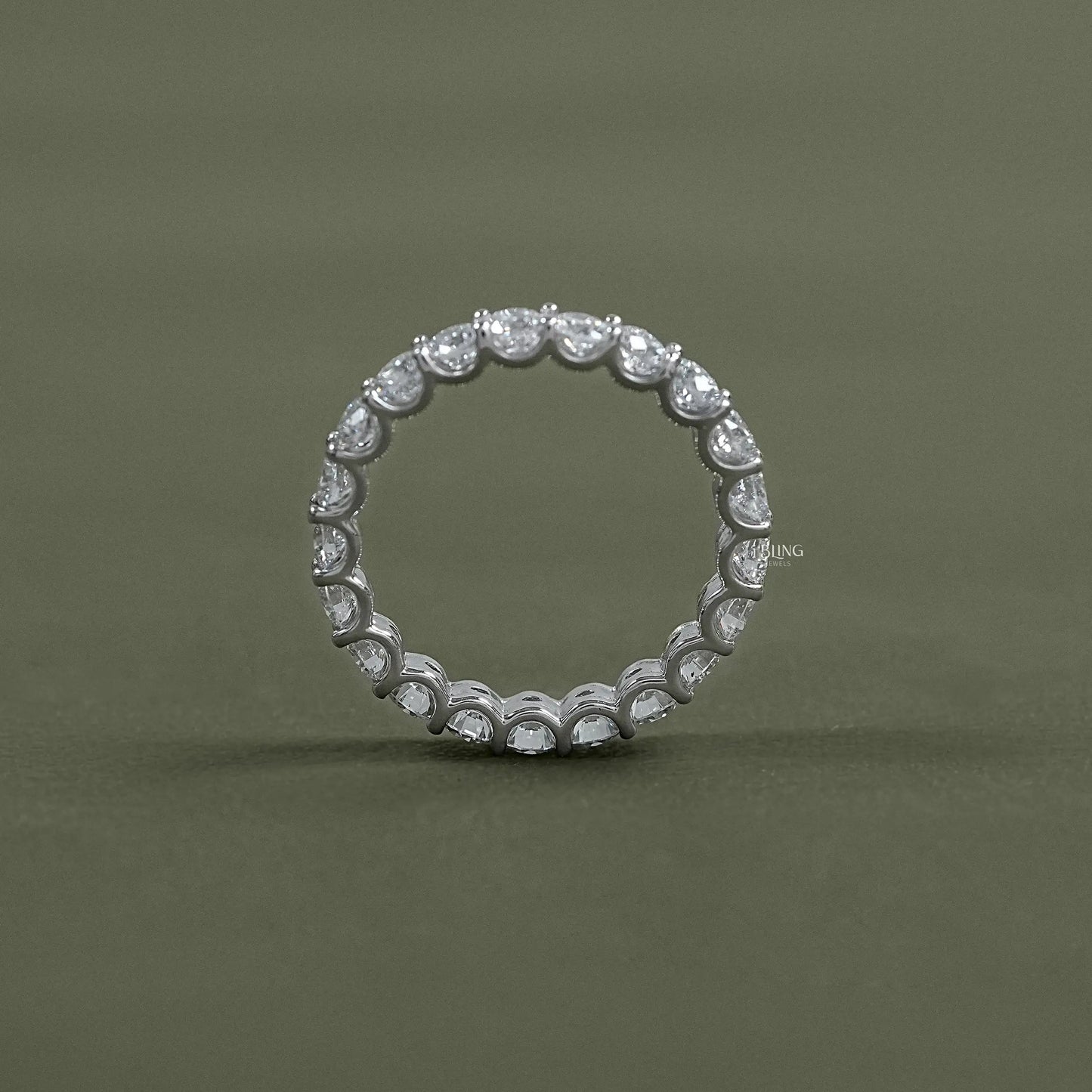 Round Diamond Prong Set Wedding Band