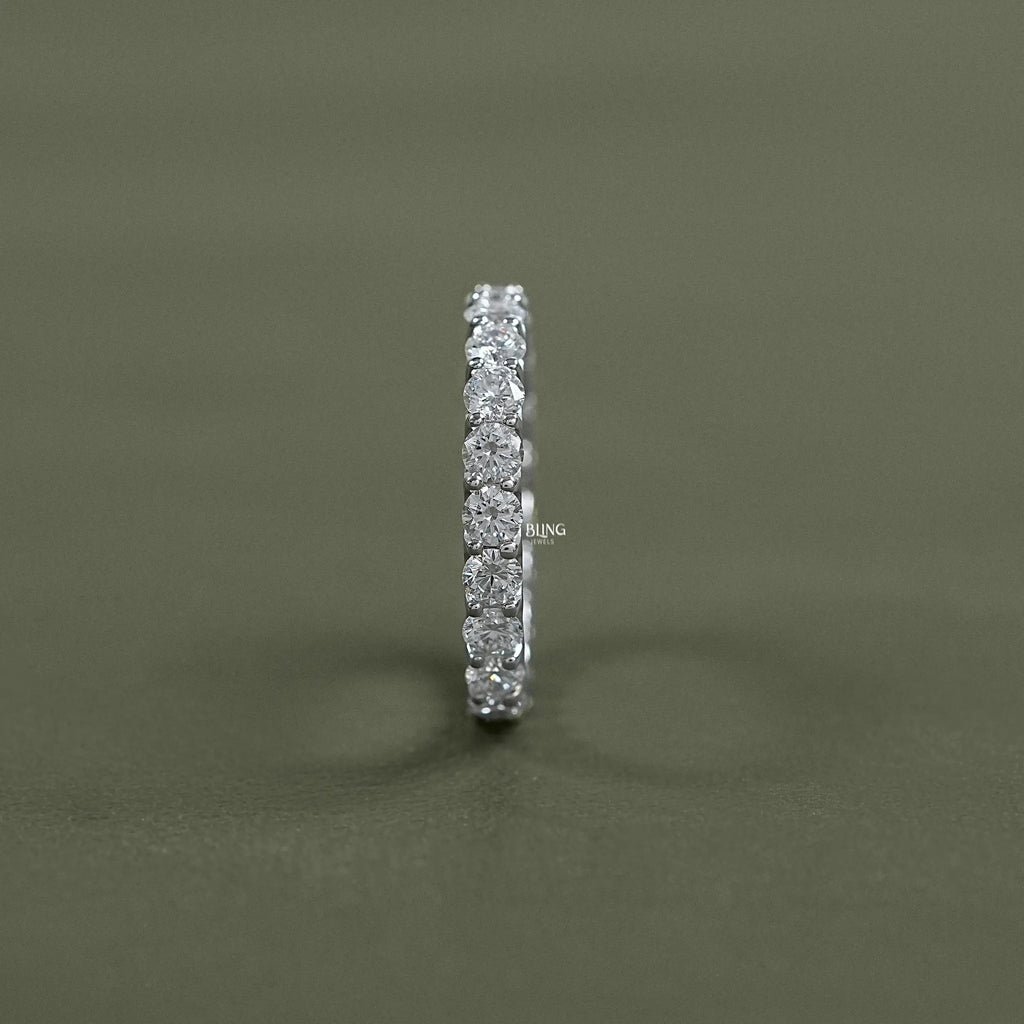 Round Diamond Prong Set Wedding Band