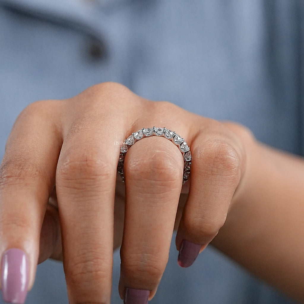 Round Diamond Prong Set Wedding Band