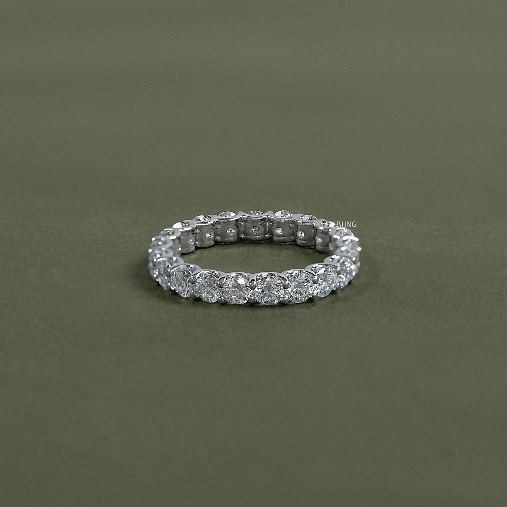 Round Diamond Prong Set Wedding Band