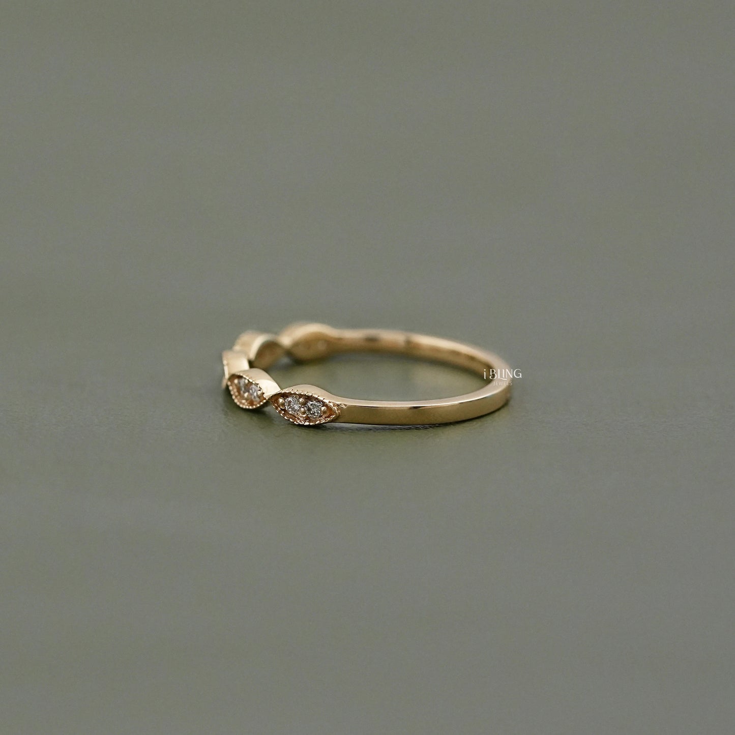 Round Diamond Milgrain Setting Wedding Ring