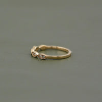 Round Diamond Milgrain Setting Wedding Ring