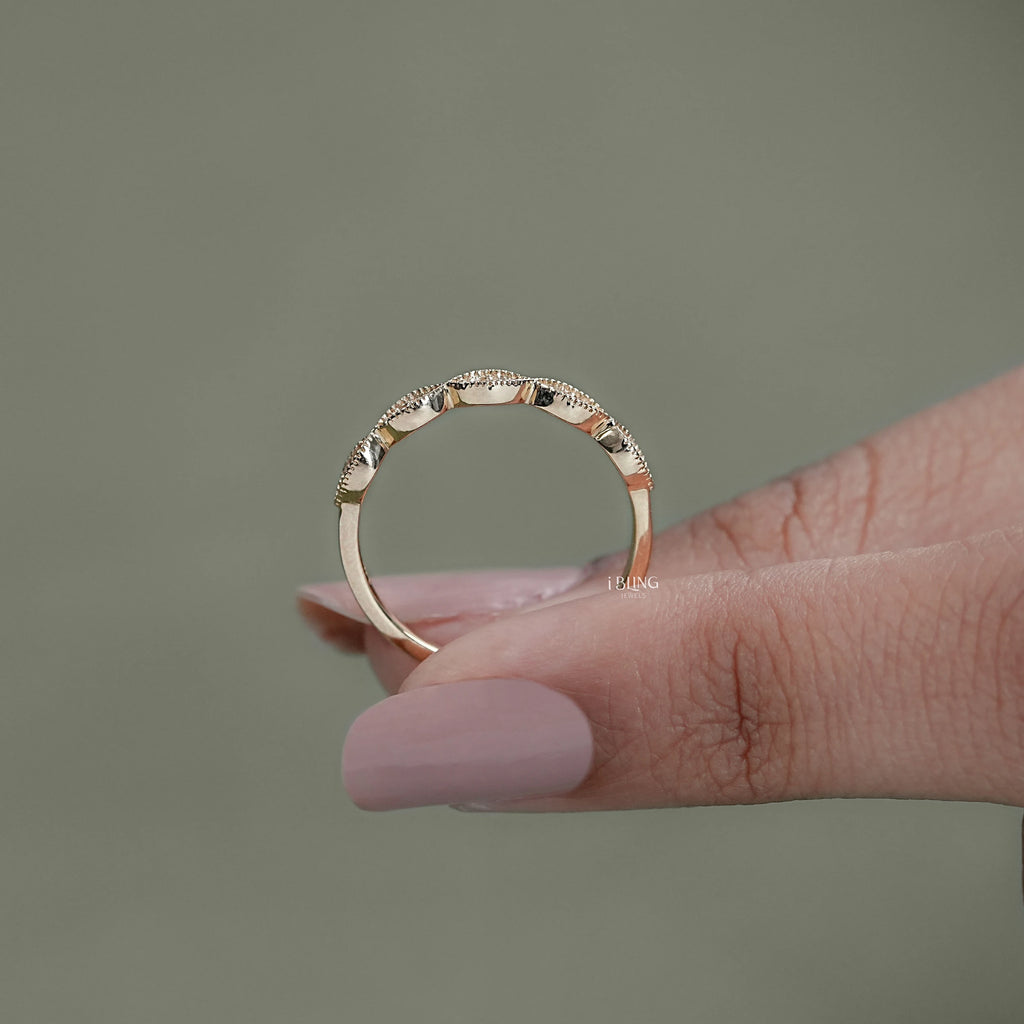 Round Diamond Milgrain Setting Wedding Ring