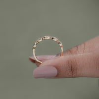 Round Diamond Milgrain Setting Wedding Ring