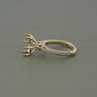 Round Shape Semi Mount Engagement Ring