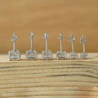 Round Diamond Stud Earring