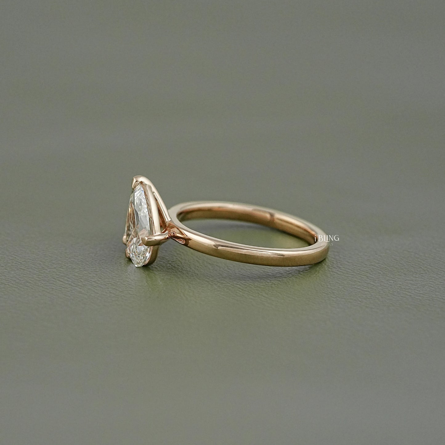 Pear Lab Diamond Dainty Toi Moi Wedding Band