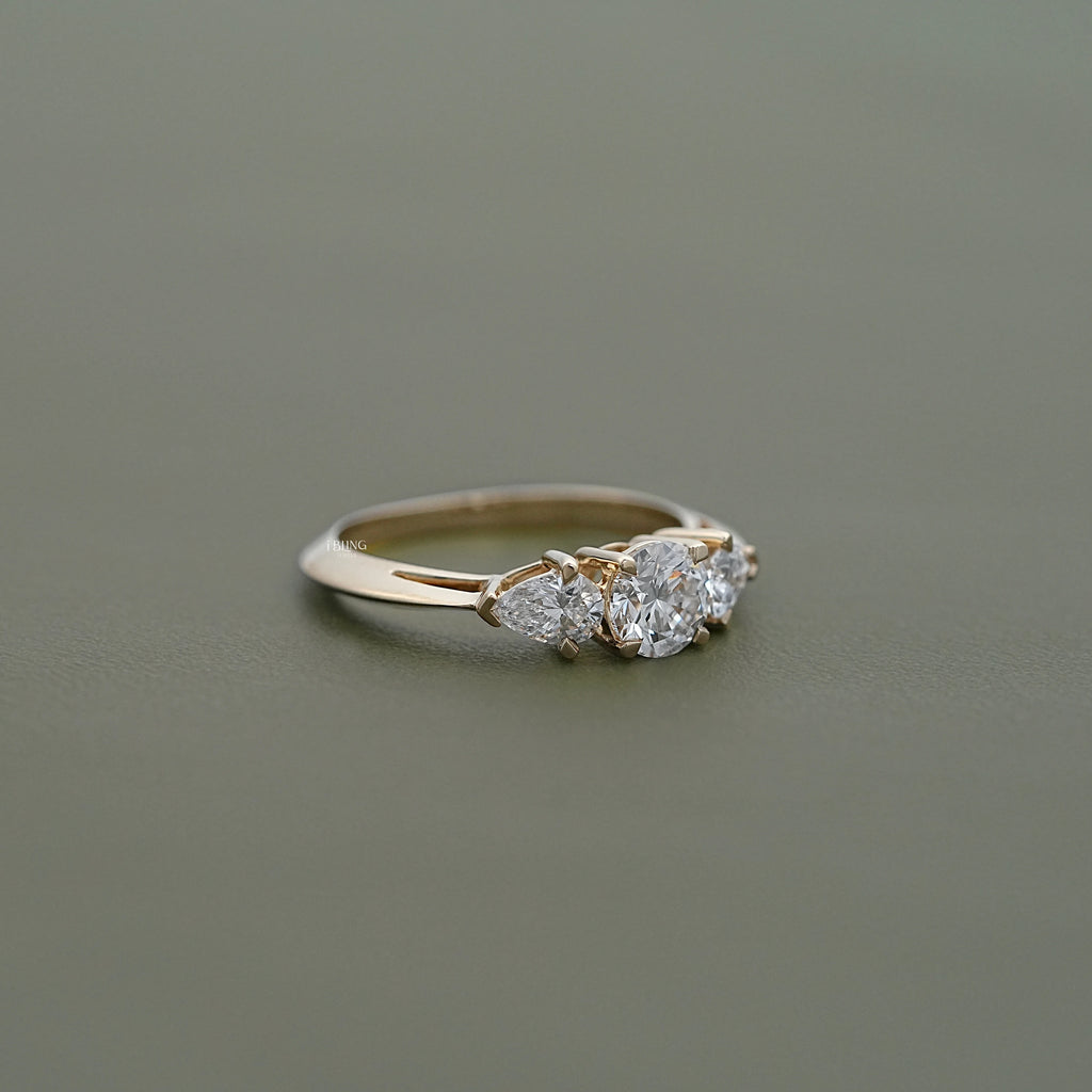 Three Stone Round Lab Diamond Engagement-Ring