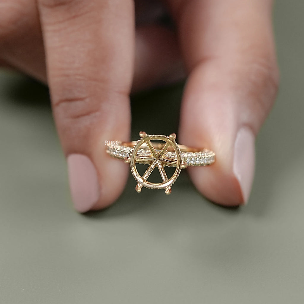 Round Shape Semi Mount Engagement Ring