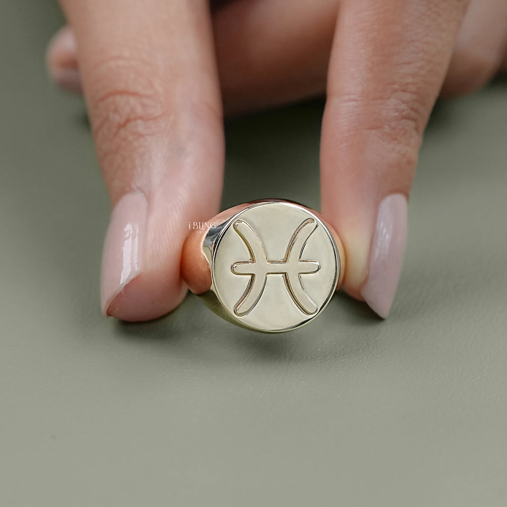 Yellow Gold Pisces Zodiac Unisex Signet Ring