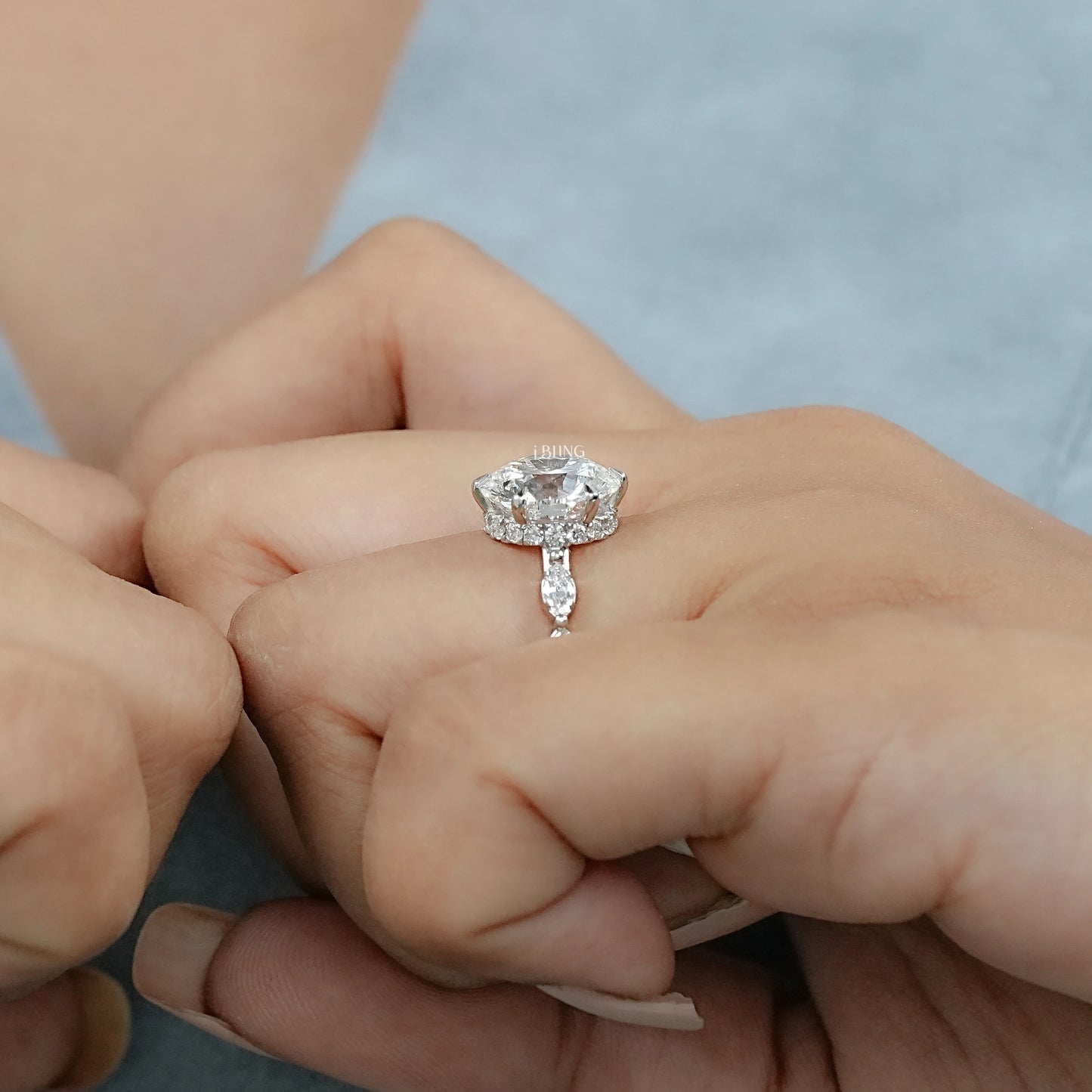 Round Diamond Cluster Accent Set Ring Solitaire Accent Ring