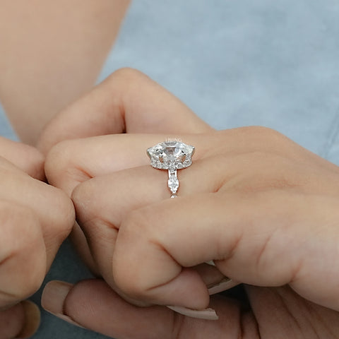 Round Diamond Cluster Accent Set Ring