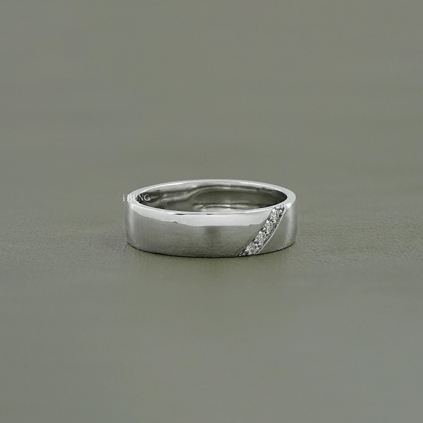 Round Cut Lab Grown Diamond Men's Wedding Band Band