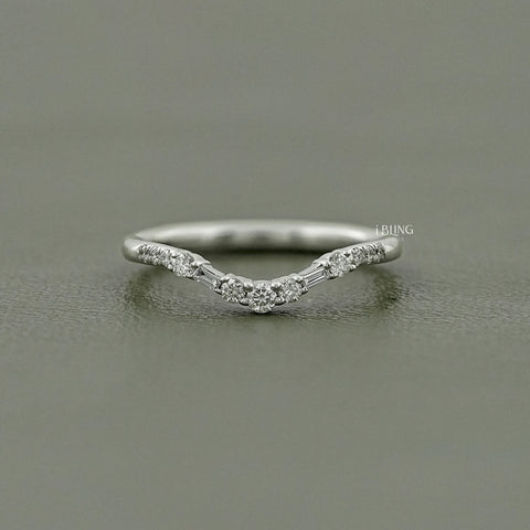 Baguette & Round Lab Diamond Curved Wedding Band