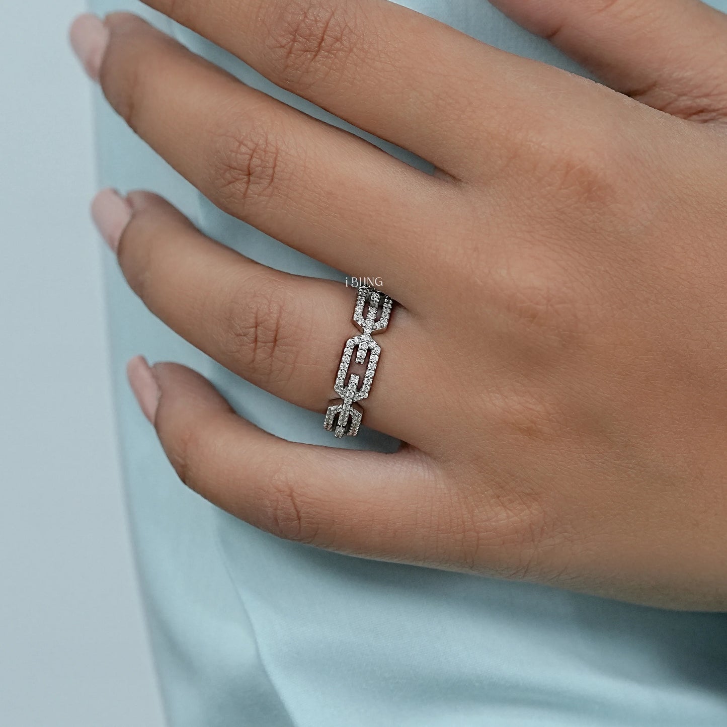 Round Cut Lab Diamond Chain Link Ring