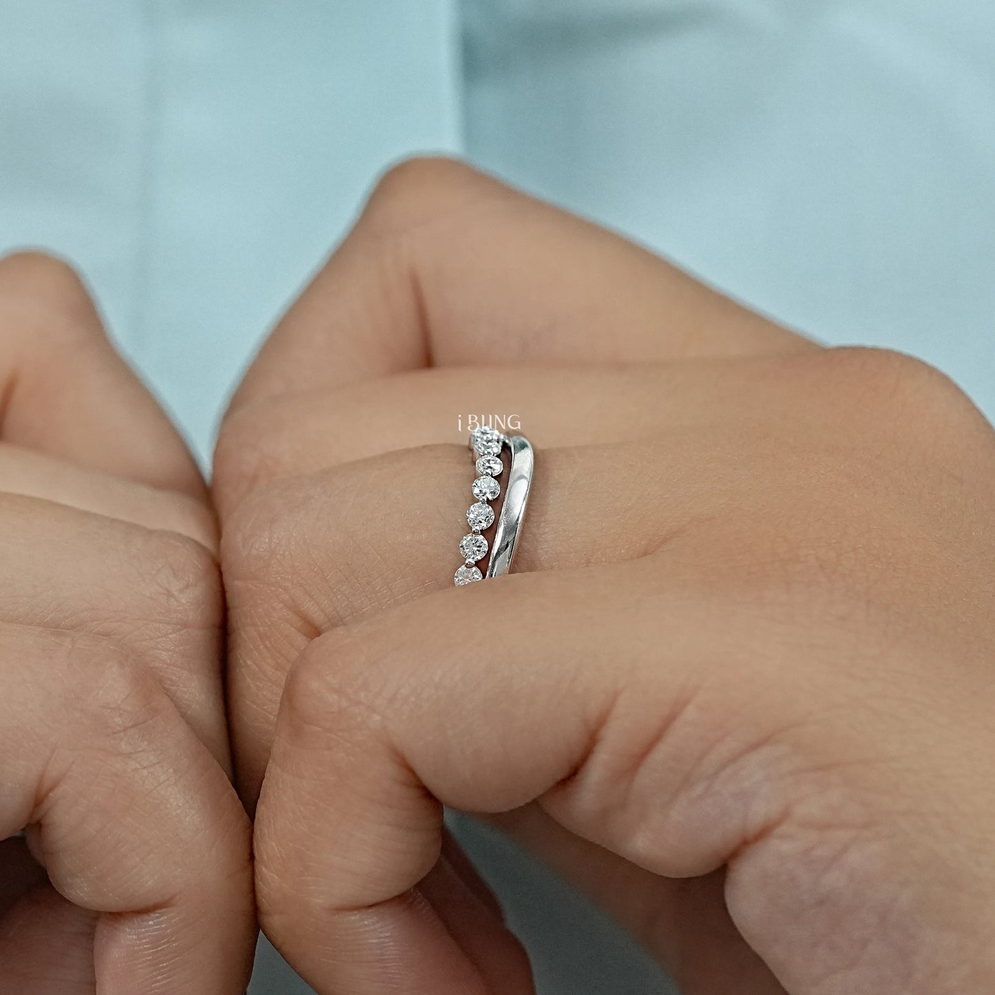 Double Row Wave Round Diamond Band