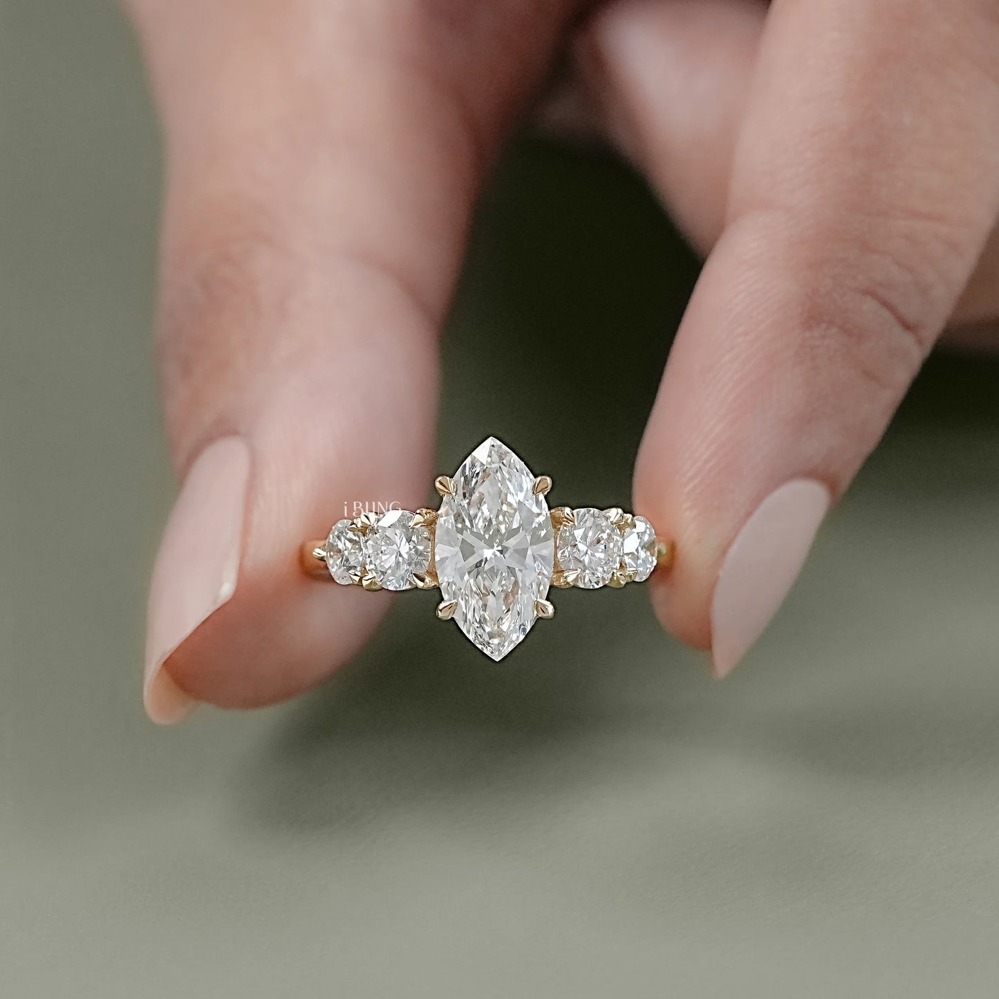 Front view Lab Grown Diamond Engagement Ring with Round & Marquise cuts.