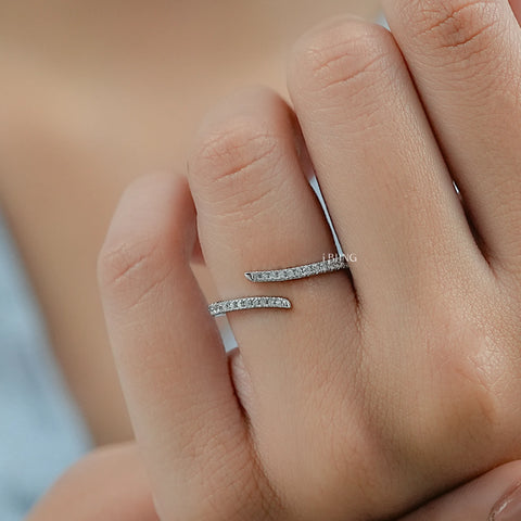 Lab Grown Round Diamond Bypass Open Diamond Ring