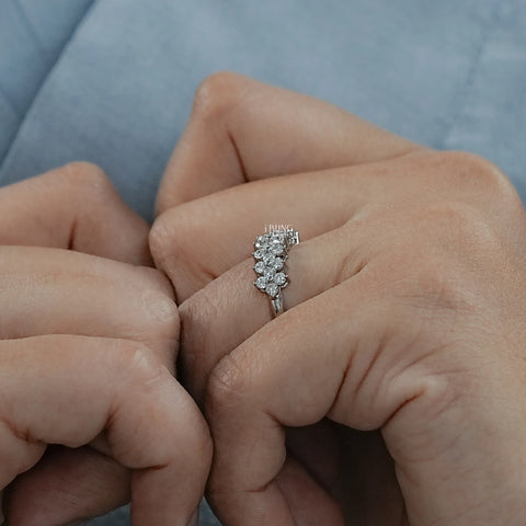 Round Lab Diamond Cluster Band