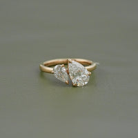 Pear Lab Diamond Dainty Toi Moi Wedding Band