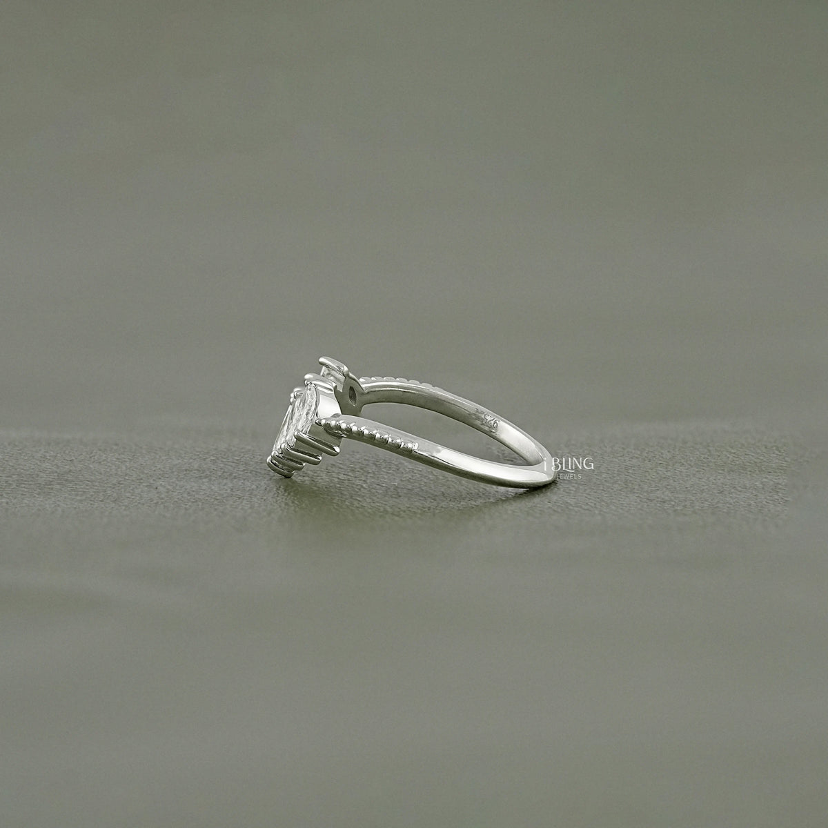 Marquise-Cut Lab Grown Diamond Curved Band Band