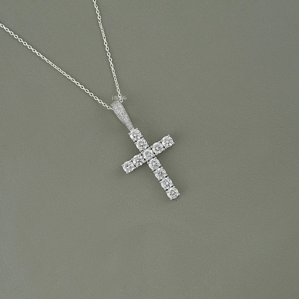Criss Cross Round Cut Lab Grown Diamond Pendant