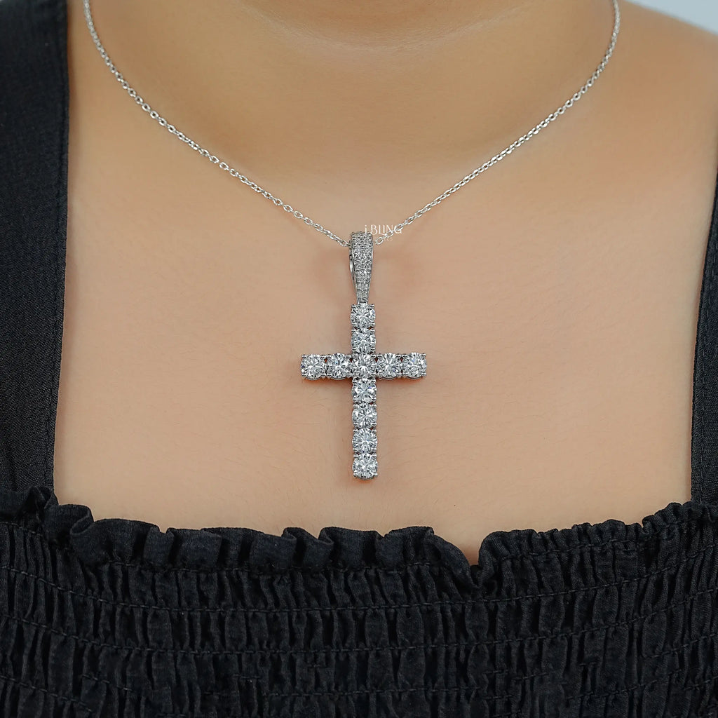 Criss Cross Round Cut Lab Grown Diamond Pendant