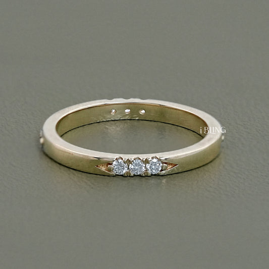 Round Cut Lab Diamond Distance Band