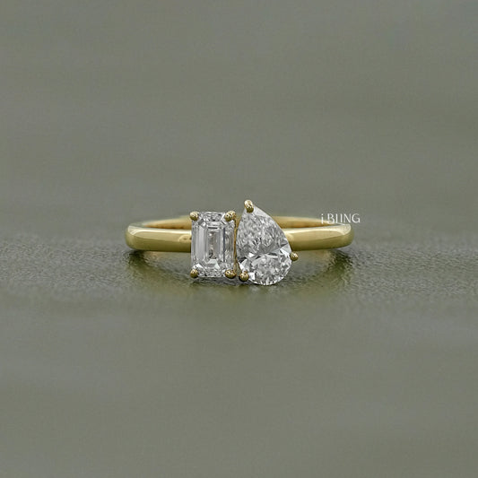 Pear And Emerald Diamond Toi Et Moi Wedding Ring