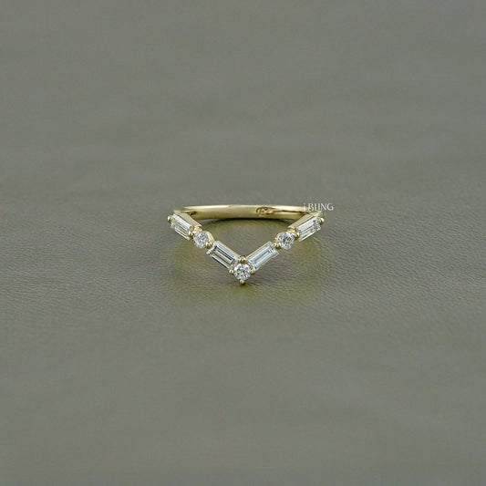 Round And Baguette Diamond V Shape Engagement Ring Ring