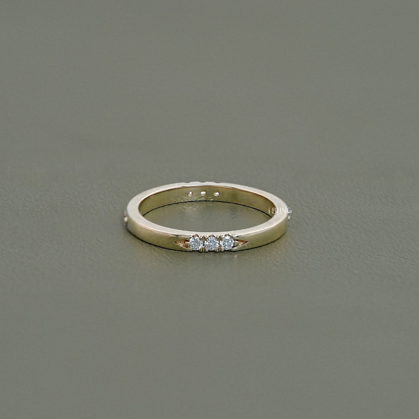 Round Cut Lab Diamond Distance Band