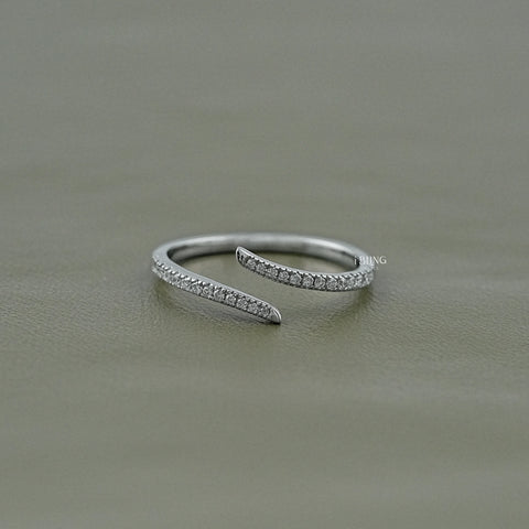 Lab Grown Round Diamond Bypass Open Diamond Ring