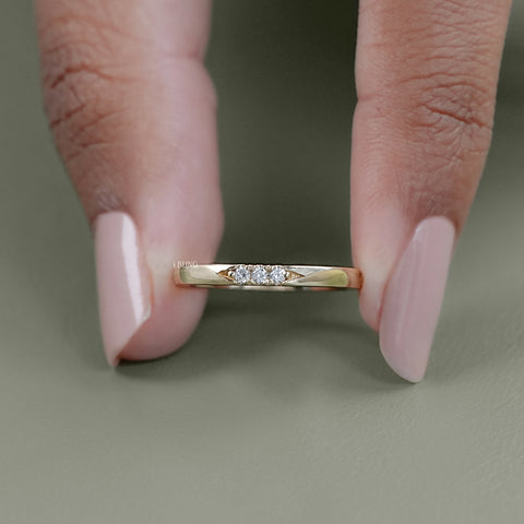 Round Cut Lab Diamond Distance Band