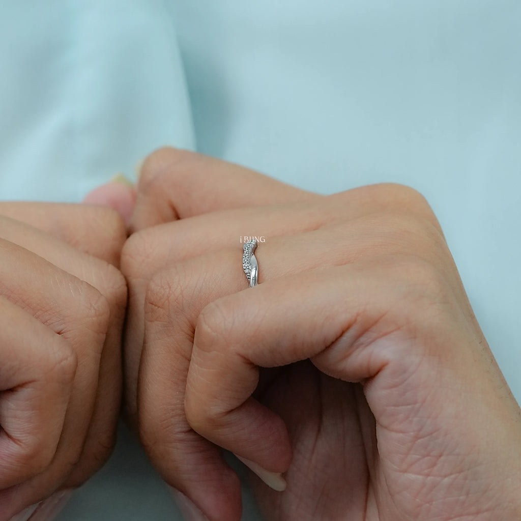 Round Cut Lab Diamond Twisted Wedding Band