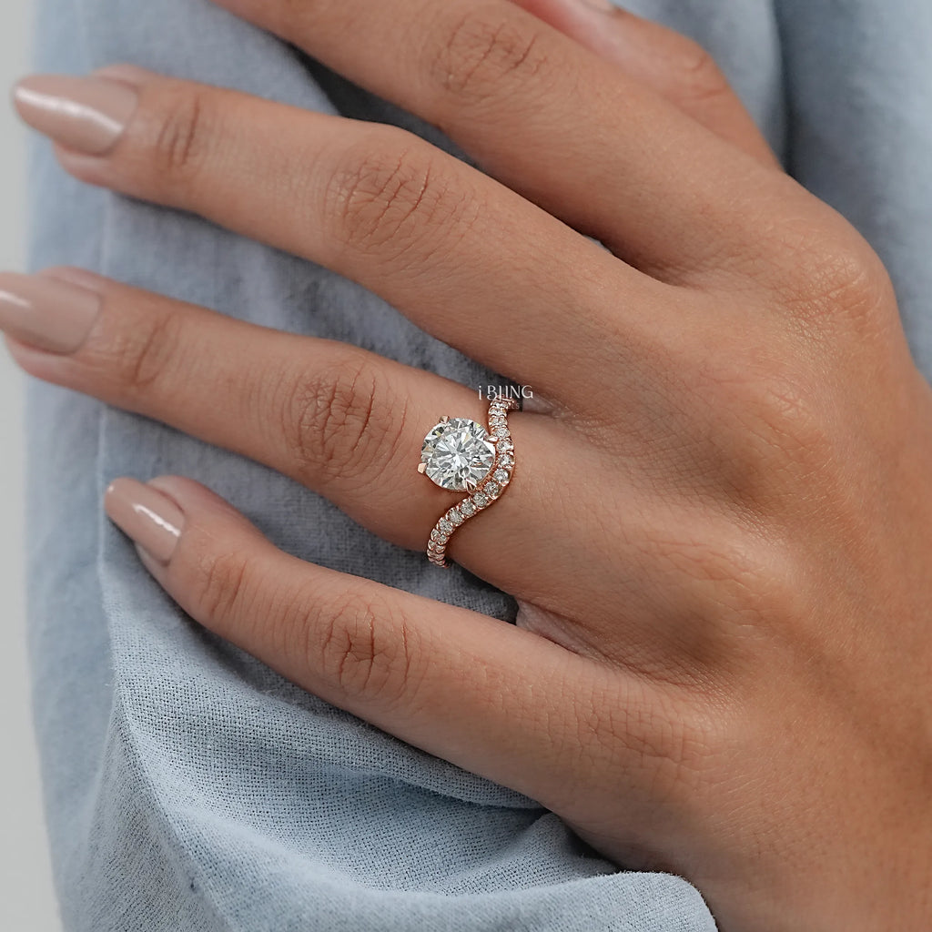 Round Curved Lab Diamond Accent Ring