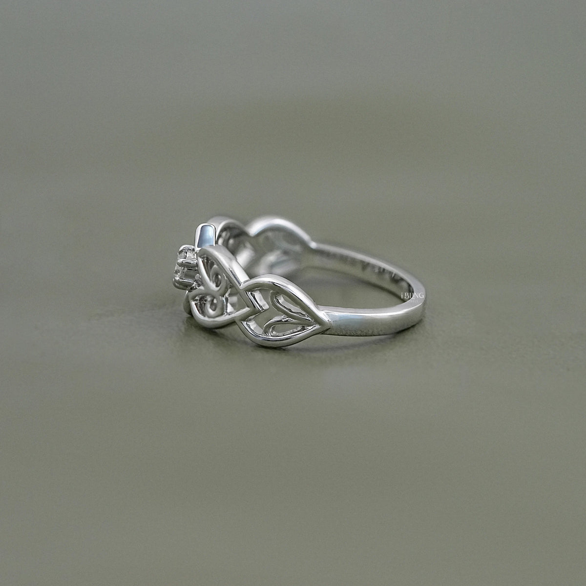Round Cut Lab Grown Diamond Vintage Engagement Ring Ring