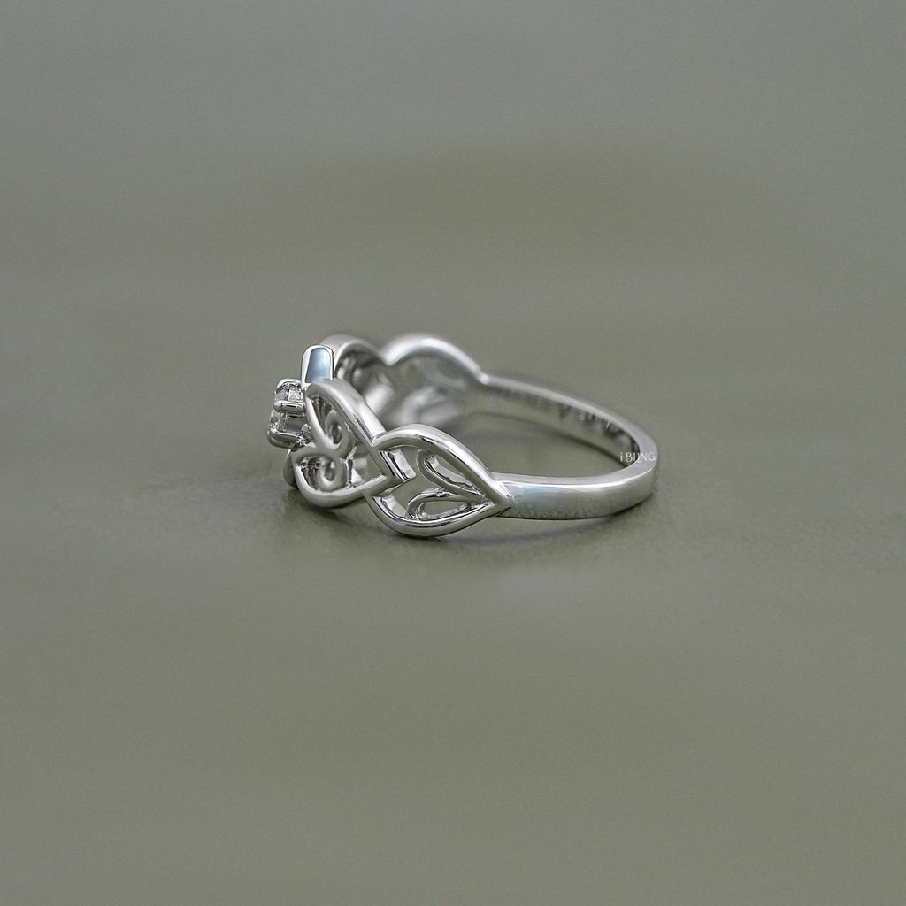 Round Cut Lab Grown Diamond Vintage Engagement Ring