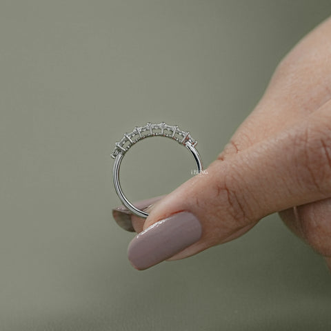 Round Lab Diamond Cluster Band