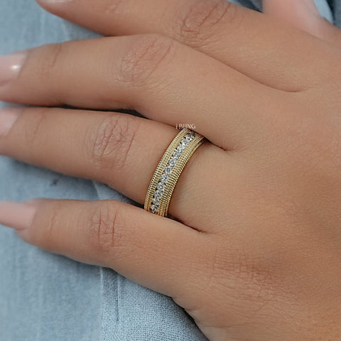 Round Diamond Filigree Set Unisex Wedding Band