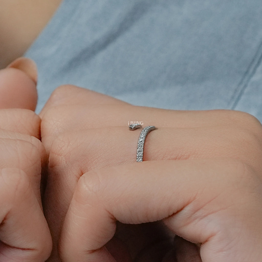 Lab Grown Round Diamond Bypass Open Diamond Ring