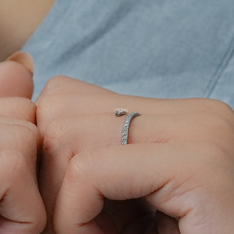 Lab Grown Round Diamond Bypass Open Diamond Ring