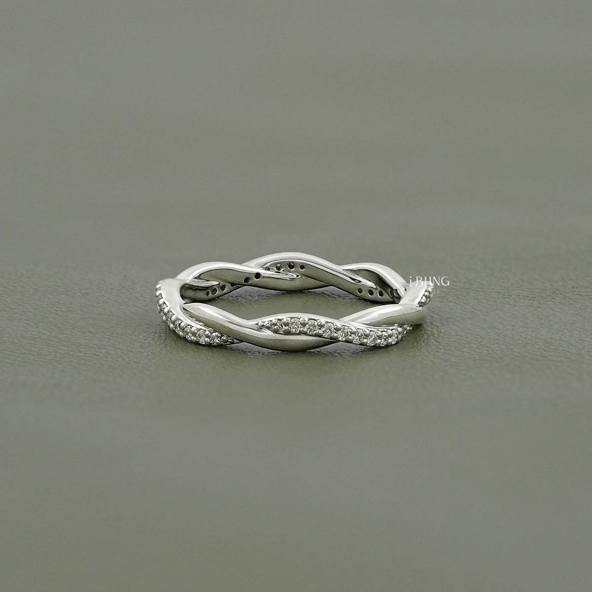 Round Cut Lab Diamond Twisted Wedding Band Band
