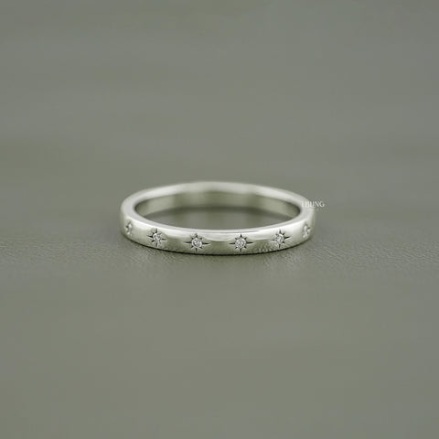 Starburst Round Cut Lab Diamond Promise Band