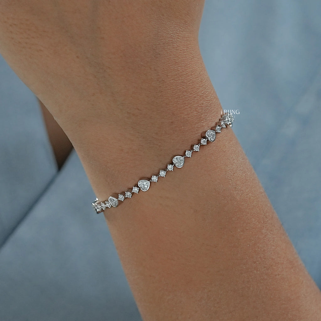 Heart & Round Cut Diamond Tennis Bracelet